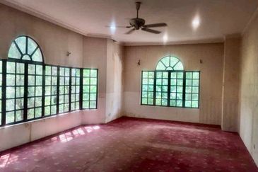 Big Garden Ample Car Parks Many Rooms