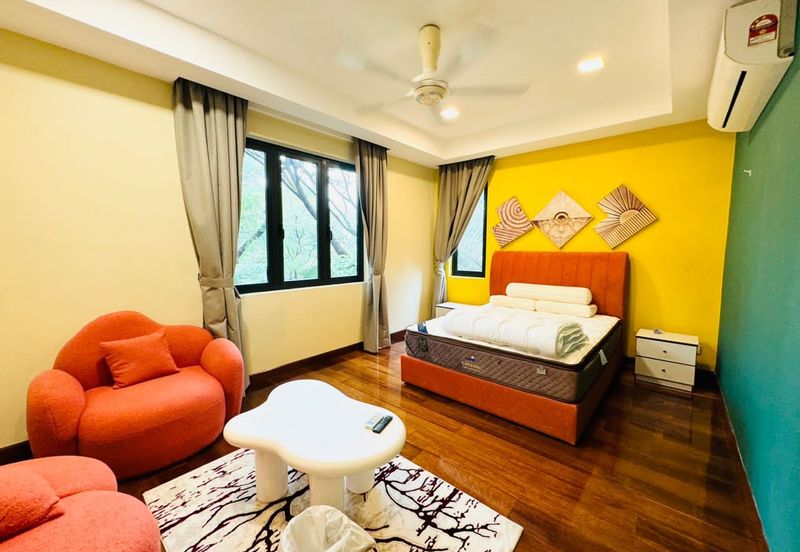 Modern Design Bglw With Pool and Many Rooms