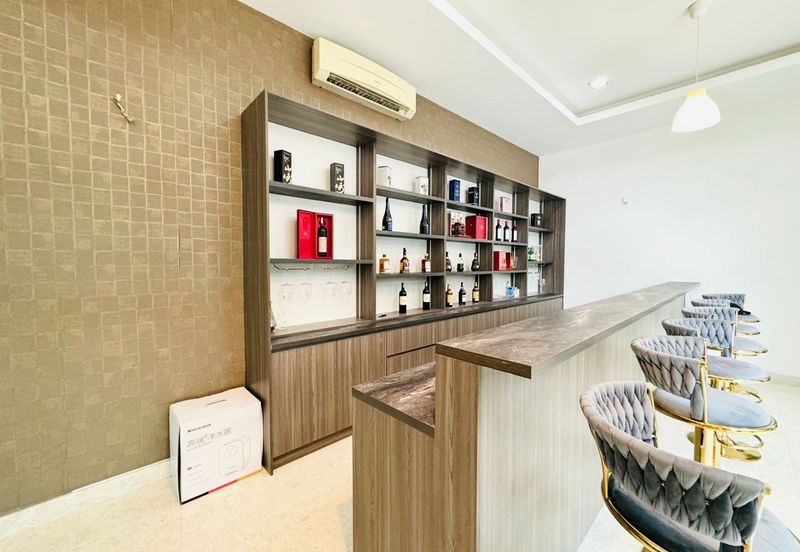 Modern Design Bglw With Pool and Many Rooms