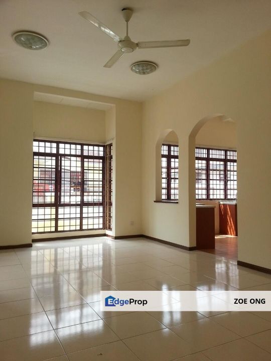 Endlot terrace, extra 5ft land, good for own renovation, Selangor, Kota Damansara