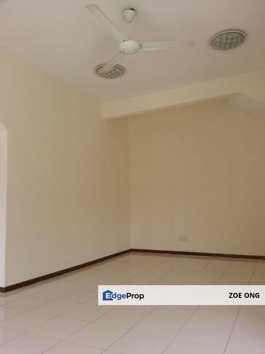 Endlot terrace, extra 5ft land, good for own renovation, Selangor, Kota Damansara