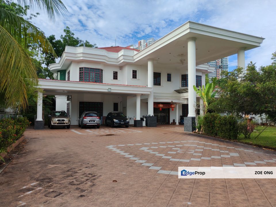 2 Storey Huge Bglw, 20,480sf Land, 20 Cars, 9 Rooms, Selangor, Kota Damansara