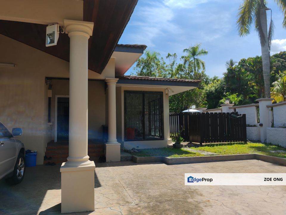 2 Sty Corner Unit Bglw, 13,700sf Land, 10 Cars, 7+1 Rooms, Selangor, Kota Damansara