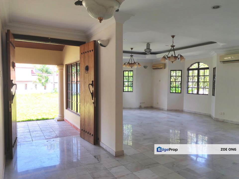 2 Sty Corner Unit Bglw, 13,700sf Land, 10 Cars, 7+1 Rooms, Selangor, Kota Damansara