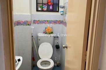 Flora Damansara Flat