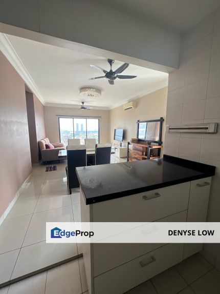 3 minutes walk to lrt Taman Paramount , Selangor, Petaling Jaya