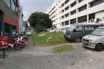 Jalan Meru, Batu 7