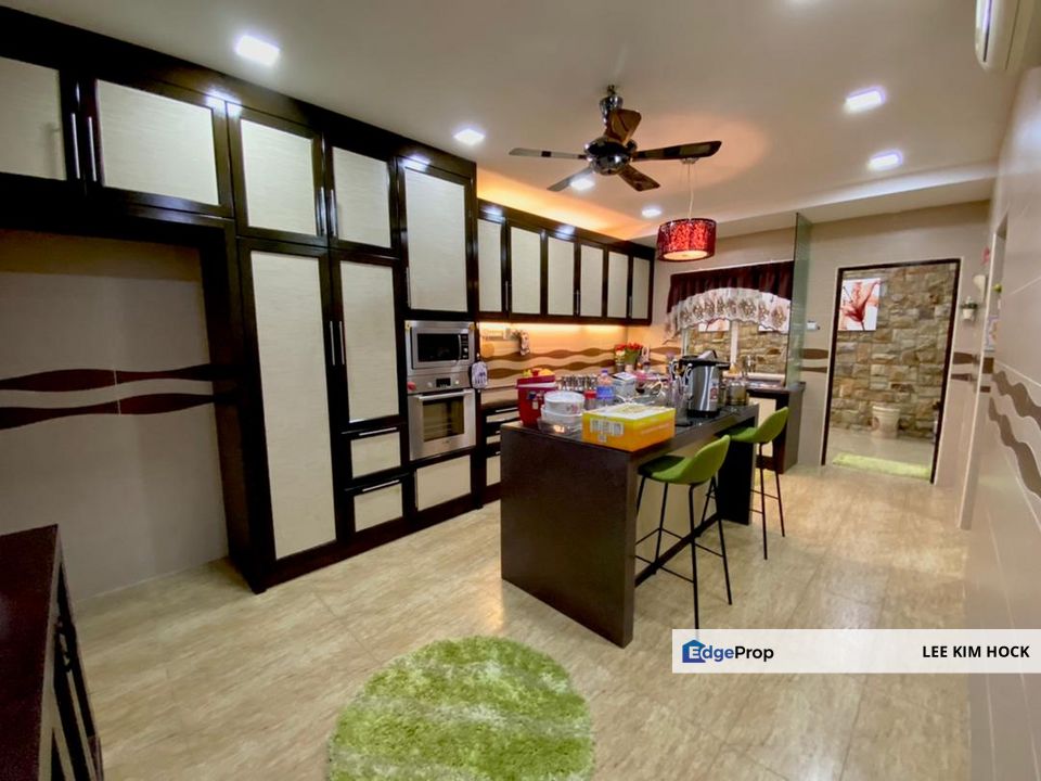 Luxury Individual Bangalow In Taman Bukit Serdang, Seri kembangan, Price Dropped !!, Selangor, Seri Kembangan