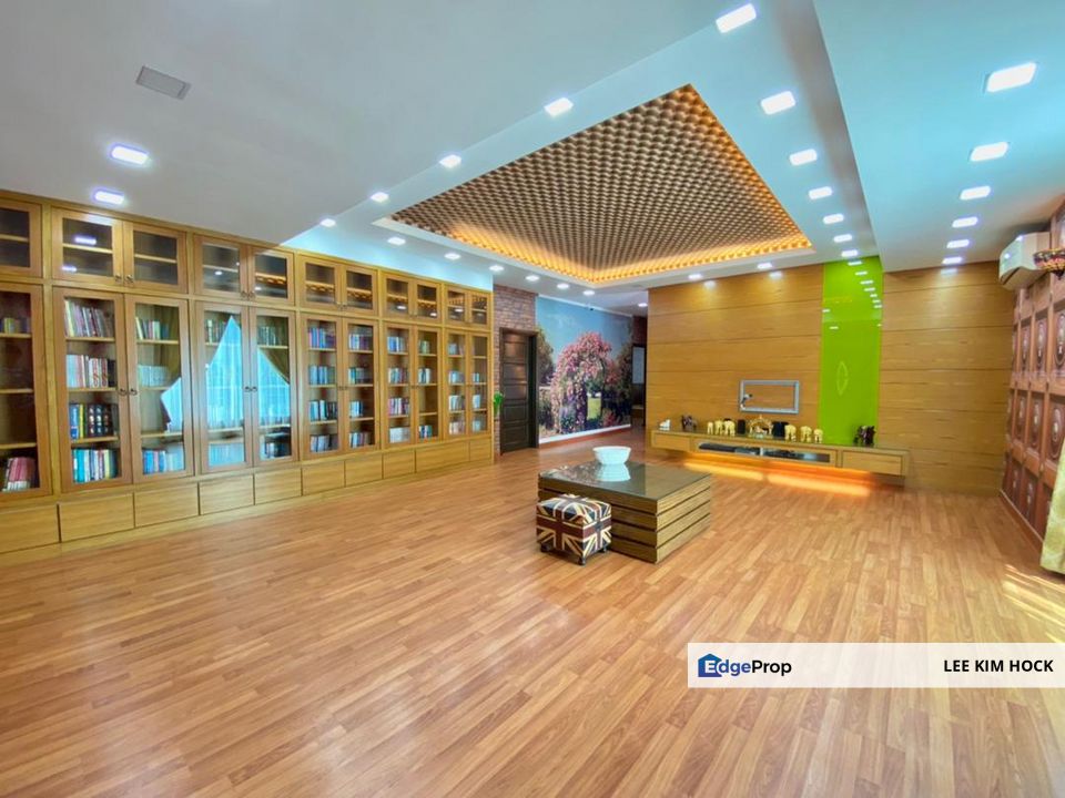 Luxury Individual Bangalow In Taman Bukit Serdang, Seri kembangan, Price Dropped !!, Selangor, Seri Kembangan