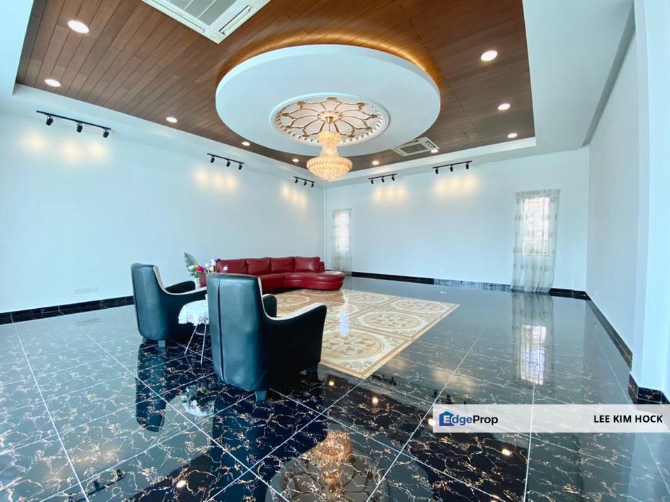 Luxury Individual Bangalow In Taman Bukit Serdang, Seri kembangan, Price Dropped !!, Selangor, Seri Kembangan