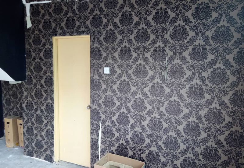 3 Storey End Lot Shop Office In Kristal Klang Commercial Centre, Batu Belah, Klang