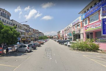 2 Storey End Lot Shop With Big Layout In Bukit Rahman Putra, Sungai Buloh