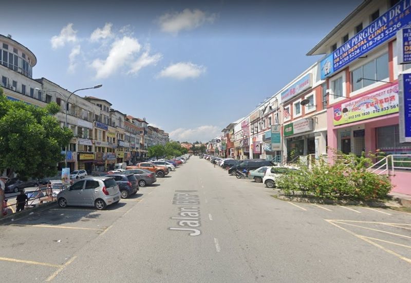 2 Storey End Lot Shop With Big Layout In Bukit Rahman Putra, Sungai Buloh