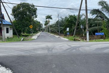 West Port, Pulau Indah