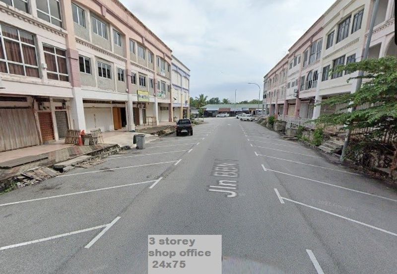 3 Storey Shop Office In Bandar Baru Nilai Putra Point, Nilai,  Selling Cheap