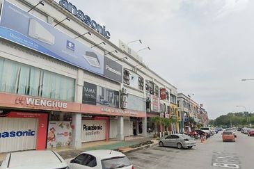 3 Storey Shop Office In Bandar Baru Nilai Putra Point, Nilai,  Selling Cheap