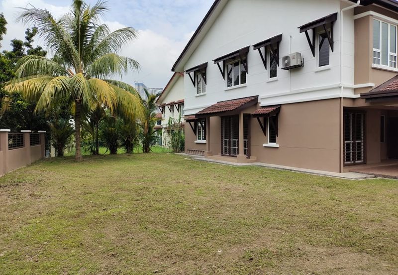 Ayu Qaseh, Alam Nusantara