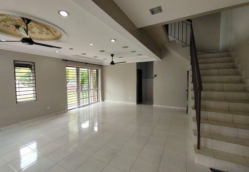 Ayu Qaseh, Alam Nusantara