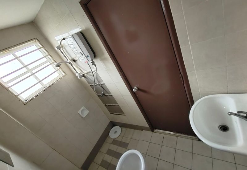 Ayu Qaseh, Alam Nusantara