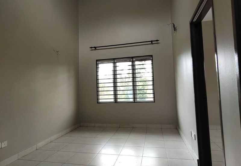 Ayu Qaseh, Alam Nusantara