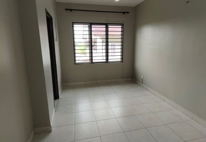 Ayu Qaseh, Alam Nusantara