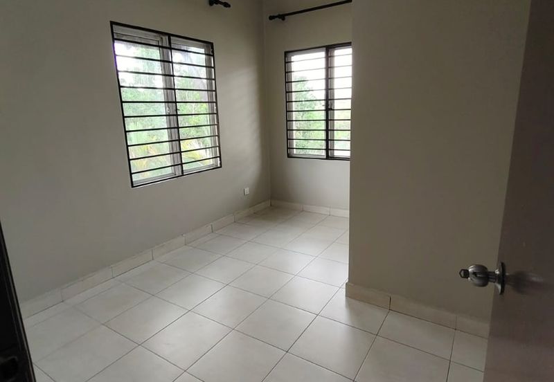 Ayu Qaseh, Alam Nusantara