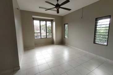 Ayu Qaseh, Alam Nusantara