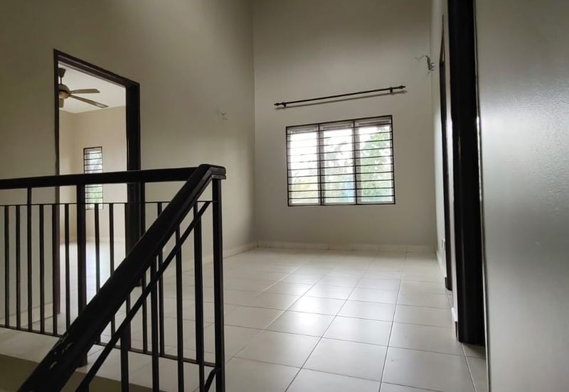 Ayu Qaseh, Alam Nusantara