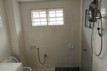 Ayu Qaseh, Alam Nusantara