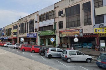 2 Adjoining 3 Storey Shop Office In Putra Points, Bandar Baru Nilai, Nilai