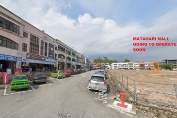 2 Adjoining 3 Storey Shop Office In Putra Points, Bandar Baru Nilai, Nilai