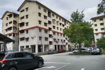 Flat PKNS, Seksyen 7