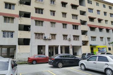 Flat PKNS, Seksyen 7