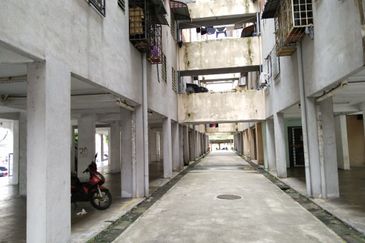 Flat PKNS, Seksyen 7