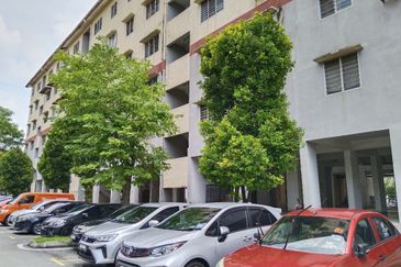 Flat PKNS, Seksyen 7