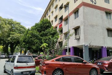 Flat PKNS, Seksyen 7