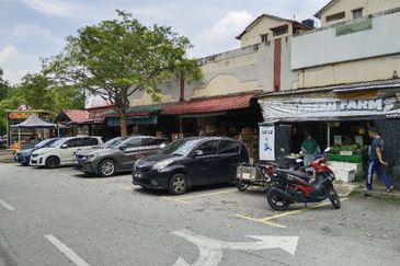 Flat PKNS, Seksyen 7