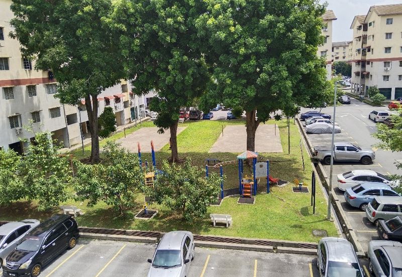 Flat PKNS, Seksyen 7