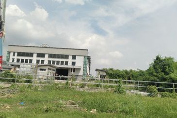 9.41 acres Freehold Agriculture Land Zone Industrial