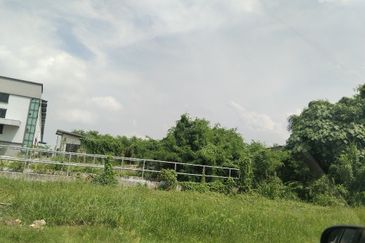 9.41 acres Freehold Agriculture Land Zone Industrial