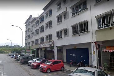 Dataran Otomobil, Seksyen 15