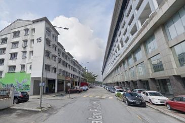 Dataran Otomobil, Seksyen 15