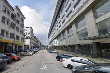 Dataran Otomobil, Seksyen 15