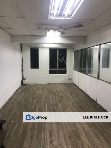 Office Lot In Bandar Bukit Tinggi 1, Klang For Sale, End Lot, Facing Main Road, Selangor, Klang