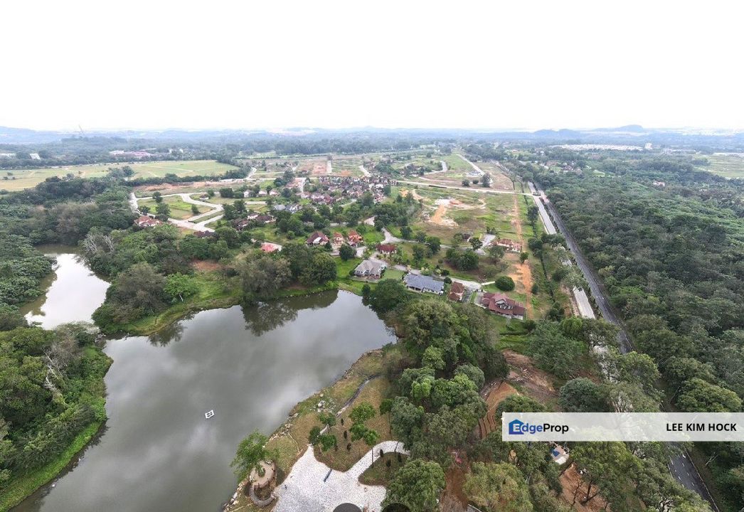 Freehold Bungalow Land In Bayu Lakehomes, Mantin, Good Land Shape, Negeri Sembilan, Mantin
