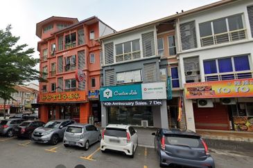 Corner Lot Office In Setia Prima, Setia Alam For Rent, Big Size