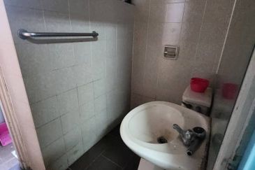 Villa Putra Condominium