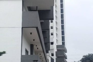 V12 Sovo (Menara Suria)