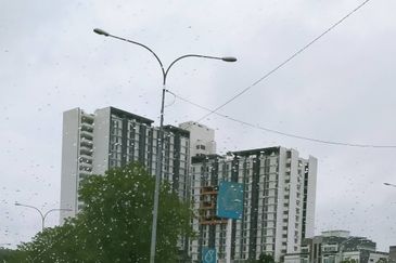 V12 Sovo (Menara Suria)