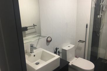 V12 Sovo (Menara Suria)